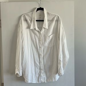 Aritzia linen blend white long sleeved button up | size M